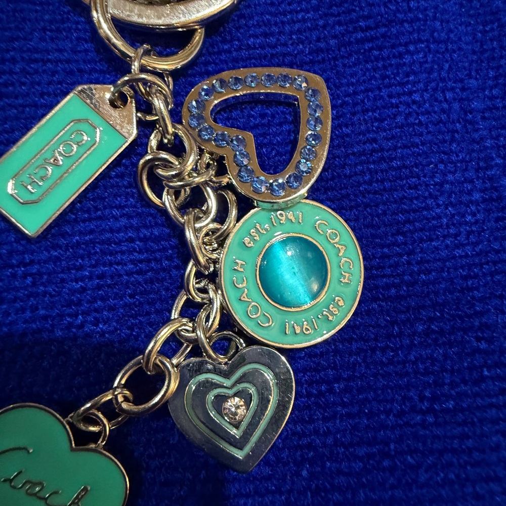 Gold and Teal Heart Keychain. - Picture 7 of 10